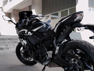 2018 Kawasaki Ninja 650, чёрный, 570000 рублей, вид 4