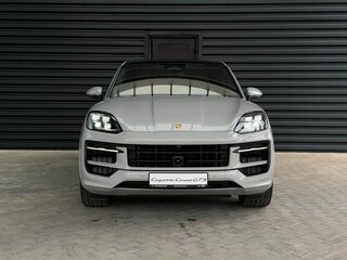 2026 Porsche Cayenne GTS Coupé III Рестайлинг, серый, 28800000 рублей, вид 2