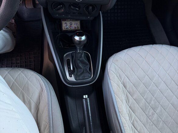 2012 Audi A1 I (8X), пурпурный, 1000000 рублей - вид 12