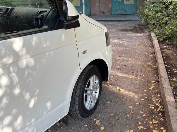 2013 Volkswagen Caravelle, белый, 2300000 рублей - вид 5