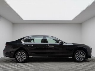 2025 BMW 7 серии 740i xDrive VII (G70), чёрный, 14490000 рублей, вид 5