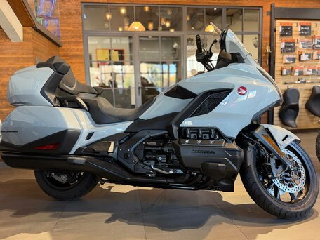 2026 Honda GL 1800 Gold Wing, серый, 4950000 рублей, вид 3