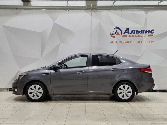 2015 Kia Rio III Рестайлинг, серый - вид 5