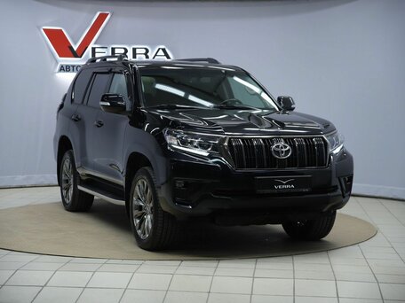 2020 Toyota Land Cruiser Prado 150 Series Рестайлинг 3, чёрный, 5290000 рублей, вид 3