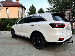 2018 Kia Sorento III Prime Рестайлинг, белый, 2370000 рублей, вид 3