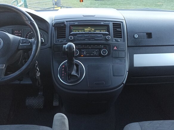 2013 Volkswagen Multivan T5 Рестайлинг, чёрный, 1940000 рублей - вид 17