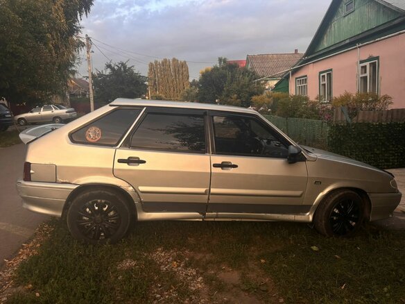 2003 Lada (ВАЗ) 2114, серебристый, 180000 рублей - вид 1