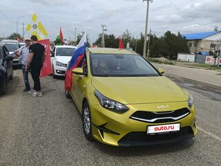2021 Kia Ceed III Рестайлинг, жёлтый, 2150000 рублей, вид 3