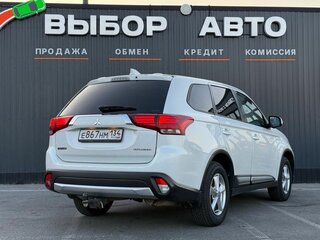 2018 Mitsubishi Outlander III Рестайлинг 3, белый, 1590000 рублей, вид 2
