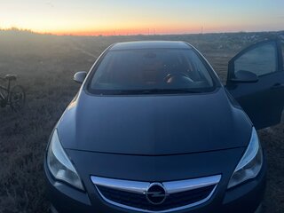 2011 Opel Astra J, серый, 690000 рублей, вид 2