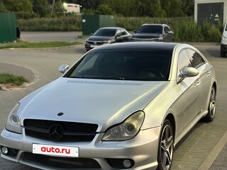 2004 Mercedes-Benz CLS 500 I (C219), серебристый, 900000 рублей, вид 2
