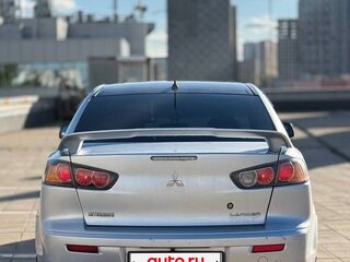 2011 Mitsubishi Lancer X Рестайлинг, серебристый, 660000 рублей, вид 4