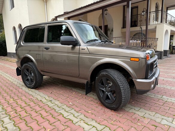 2022 Lada (ВАЗ) Niva Legend I, коричневый, 999999 рублей - вид 1