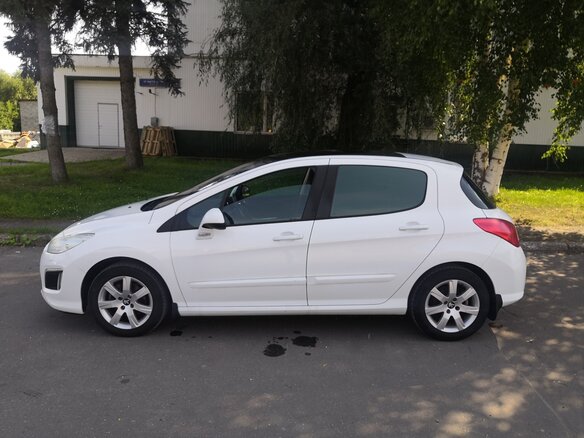 2011 Peugeot 308 I Рестайлинг, белый, 700000 рублей