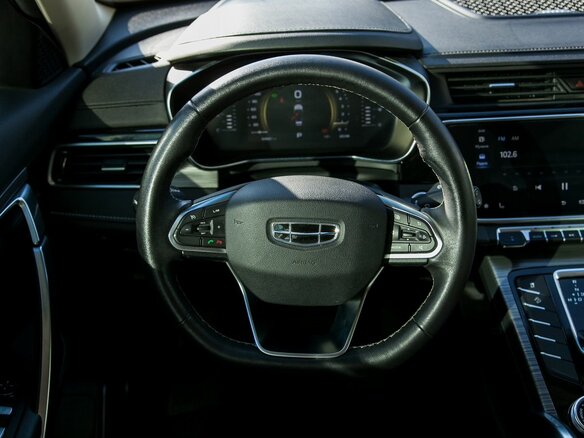 2022 Geely Atlas Pro, серый, 1830000 рублей - вид 15