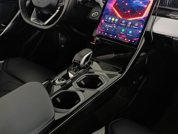 2025 Geely Atlas II, серый, 3050000 рублей - вид 13