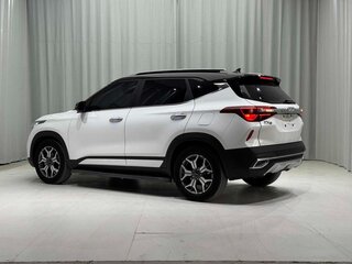 2022 Kia KX3, белый, 1340000 рублей, вид 4