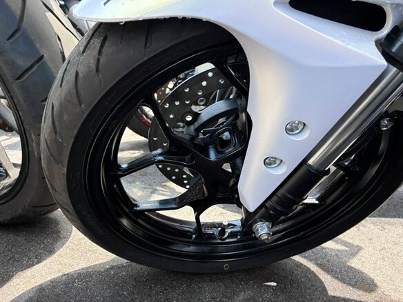 2025 Yamaha YZF-R3, белый, 650000 рублей - вид 34