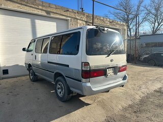 1991 Toyota HiAce H100, белый, 900000 рублей, вид 3