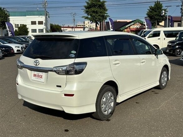 2017 Toyota Wish II Рестайлинг, белый, 1410016 рублей - вид 5