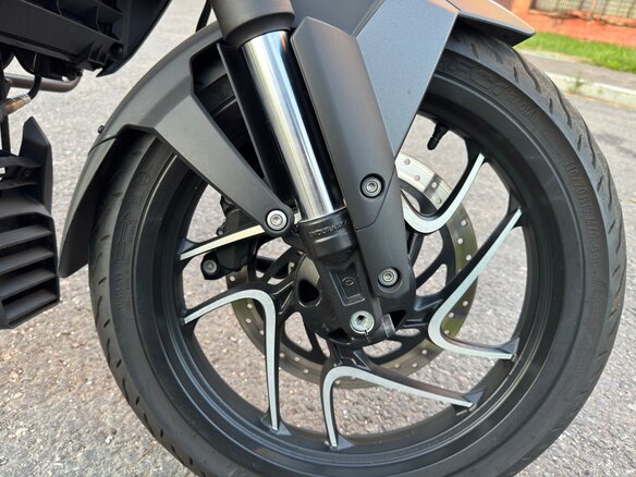 2019 Bajaj Dominar 400, чёрный - вид 16