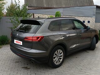 2021 Volkswagen Touareg III, серый, 7200000 рублей, вид 4