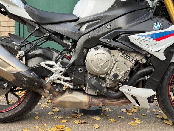 2018 BMW S 1000 R, белый, 1222000 рублей - вид 5