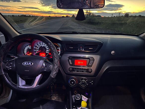 2014 Kia Rio III, серебристый, 555000 рублей - вид 6
