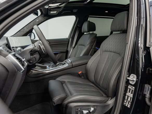 2026 BMW X7 40d I (G07) Рестайлинг, чёрный, 18390000 рублей - вид 17