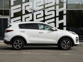 2021 Kia Sportage IV Рестайлинг, белый, 2250000 рублей, вид 5