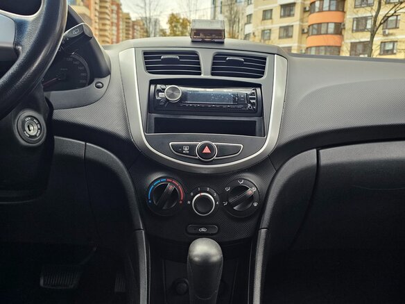 2013 Hyundai Solaris I, фиолетовый, 640000 рублей - вид 17