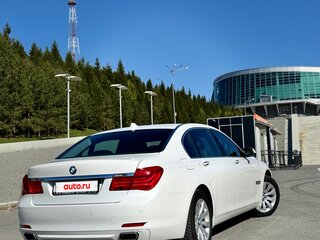 2010 BMW 7 серии Long 750Li xDrive V (F01/F02/F04), белый, 2090000 рублей, вид 5