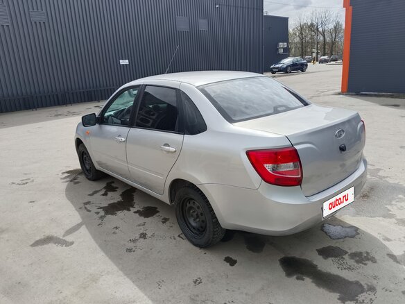 2014 Lada (ВАЗ) Granta I, серебристый, 435000 рублей - вид 11