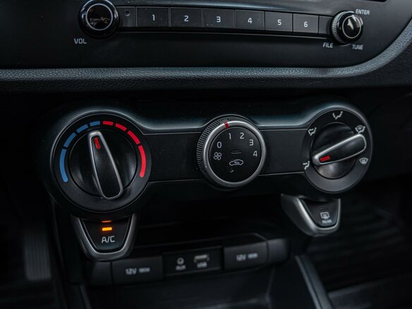 2019 Kia Rio X-Line IV, белый, 1250000 рублей - вид 12