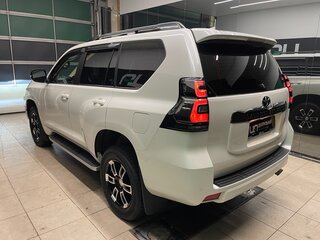 2020 Toyota Land Cruiser Prado 150 Series Рестайлинг 2, белый, 6500000 рублей, вид 4