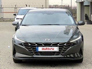 2022 Hyundai Avante VII, серебристый, 1600000 рублей, вид 2
