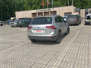 2018 Volkswagen Tiguan II, серебристый, 2250000 рублей, вид 2