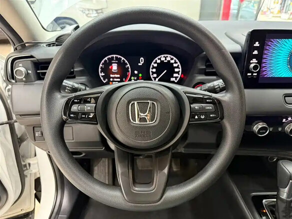 2022 Honda Vezel II, белый, 1700000 рублей - вид 8