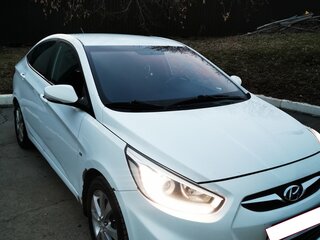 2013 Hyundai Solaris I, белый, 850000 рублей, вид 4