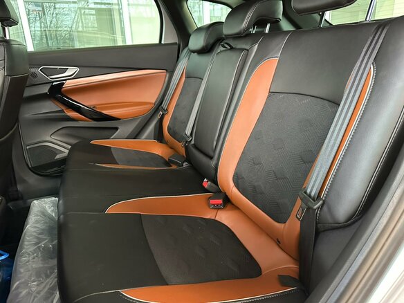2026 Lada (ВАЗ) Vesta SW Cross I Рестайлинг (NG), серебристый, 2271000 рублей - вид 10