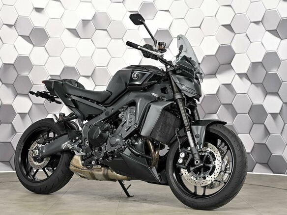 2025 Yamaha MT-09 (FZ-09), чёрный, 1277000 рублей