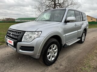 2015 Mitsubishi Pajero IV Рестайлинг 2, серебристый, 2999999 рублей, вид 2