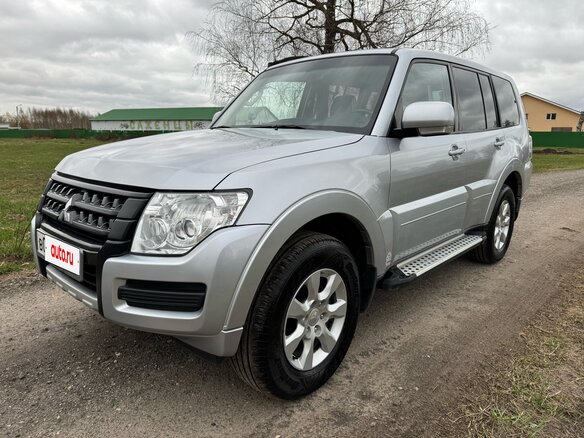 2015 Mitsubishi Pajero IV Рестайлинг 2, серебристый, 2999999 рублей - вид 1