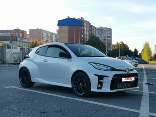 2021 Toyota Yaris IV, белый, 3200000 рублей, вид 1
