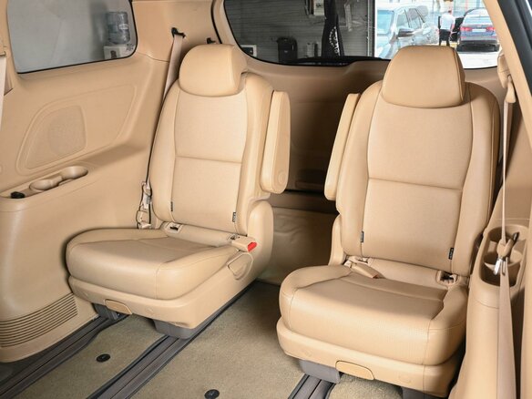 2018 Kia Carnival III, чёрный, 2749000 рублей - вид 11