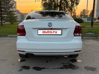 2018 Volkswagen Polo V Рестайлинг, белый, 1479000 рублей, вид 2