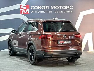 2021 Volkswagen Tiguan II Рестайлинг, коричневый, 2909900 рублей, вид 4