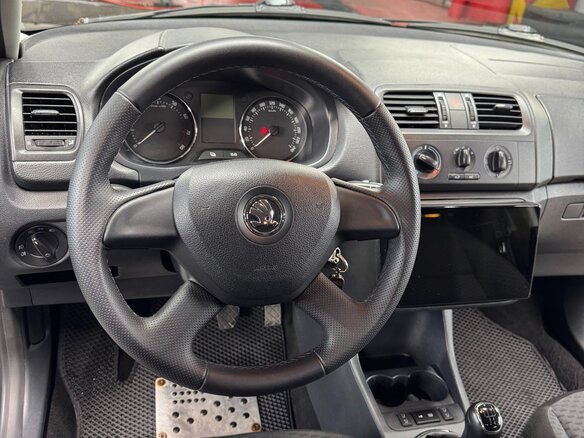 2013 Skoda Fabia II Рестайлинг, синий, 850000 рублей - вид 11