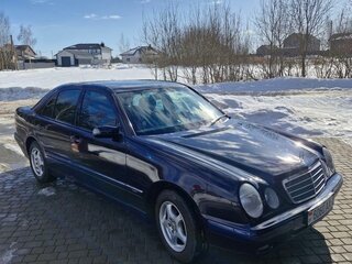 2000 Mercedes-Benz E-Класс 220 II (W210, S210) Рестайлинг, синий, 1050000 рублей, вид 2