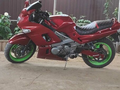 1996 Kawasaki ZZR 400, красный, 230000 рублей, вид 1